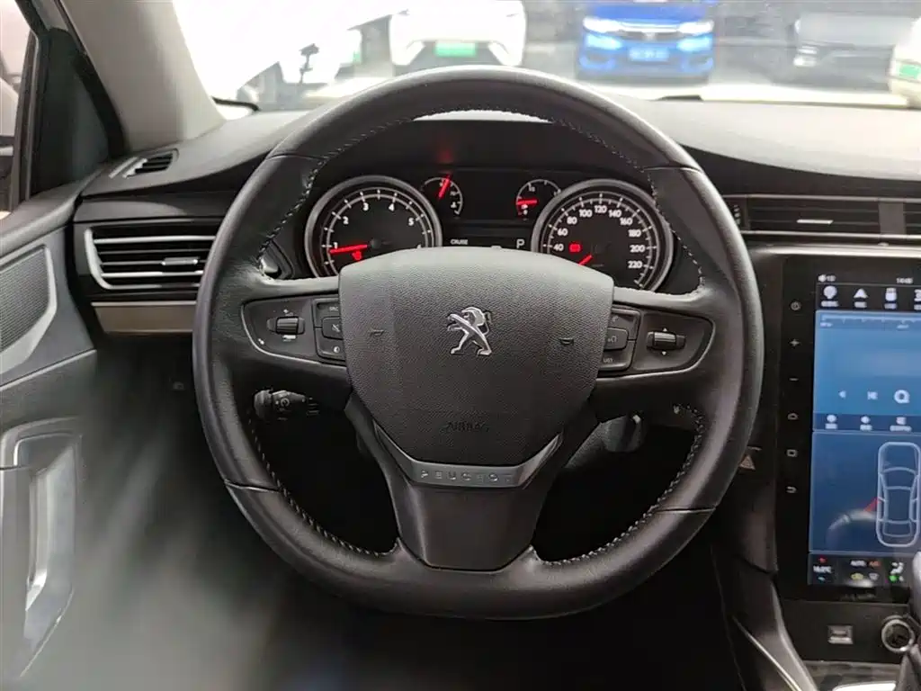 Peugeot 408 2018 — фото 11