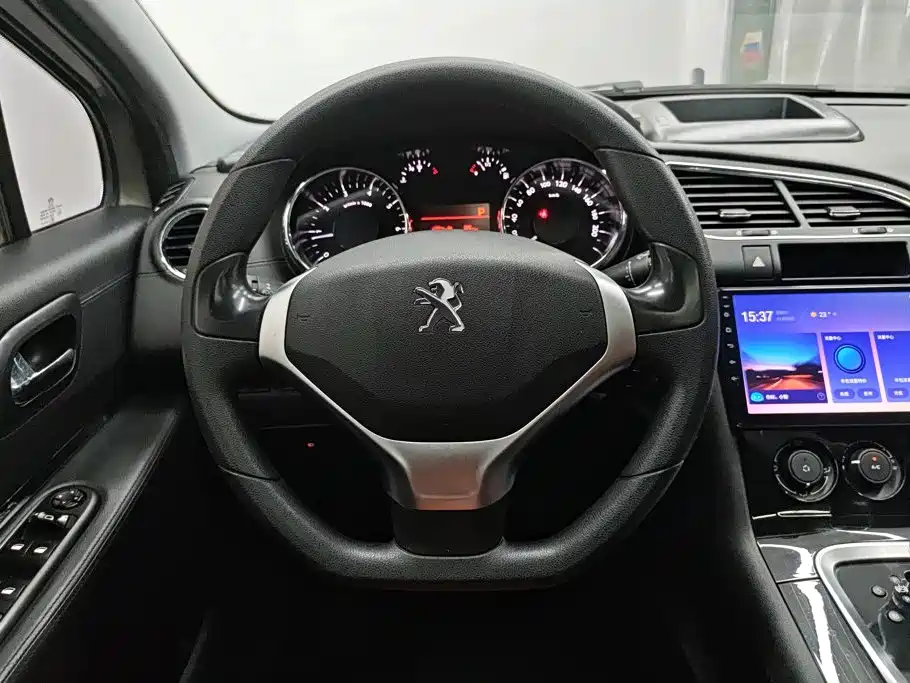 Peugeot 3008 2015 — фото 15