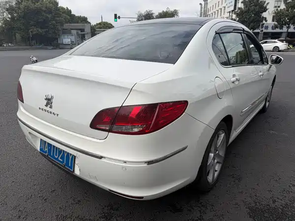 Peugeot 408 2012