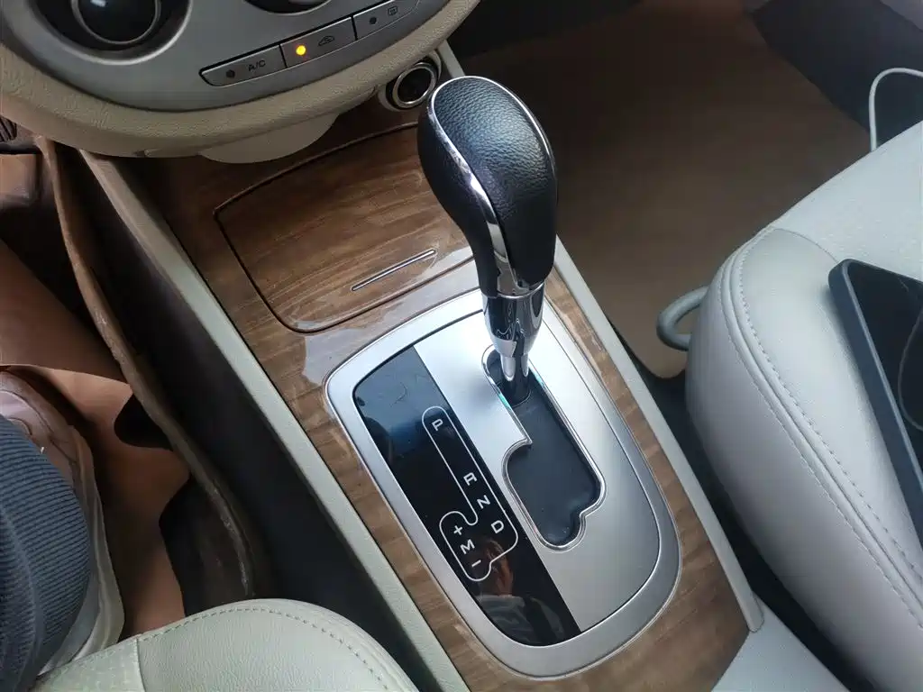 Buick Excelle 2016 — фото 14