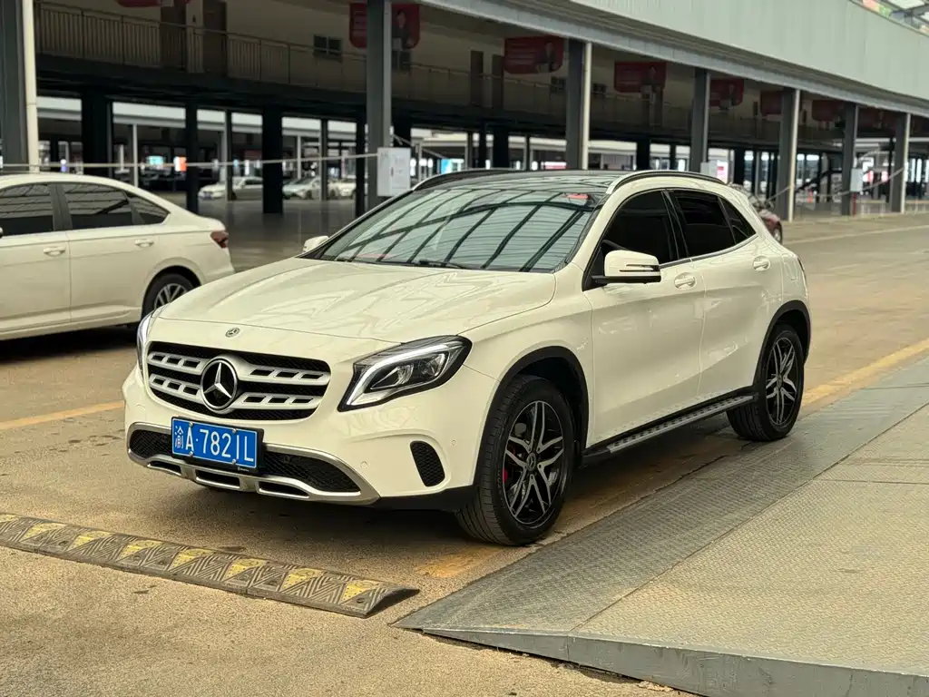 Mercedes-Benz GLA 2017 — фото 1