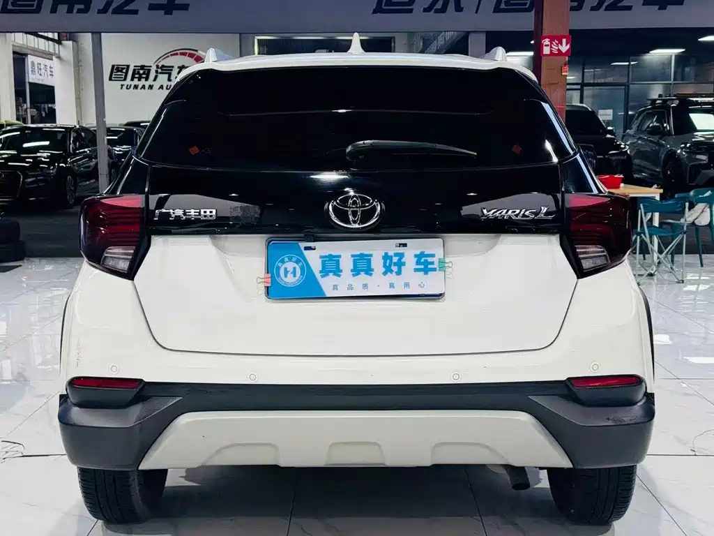 Toyota Yaris L 2022 — фото 4