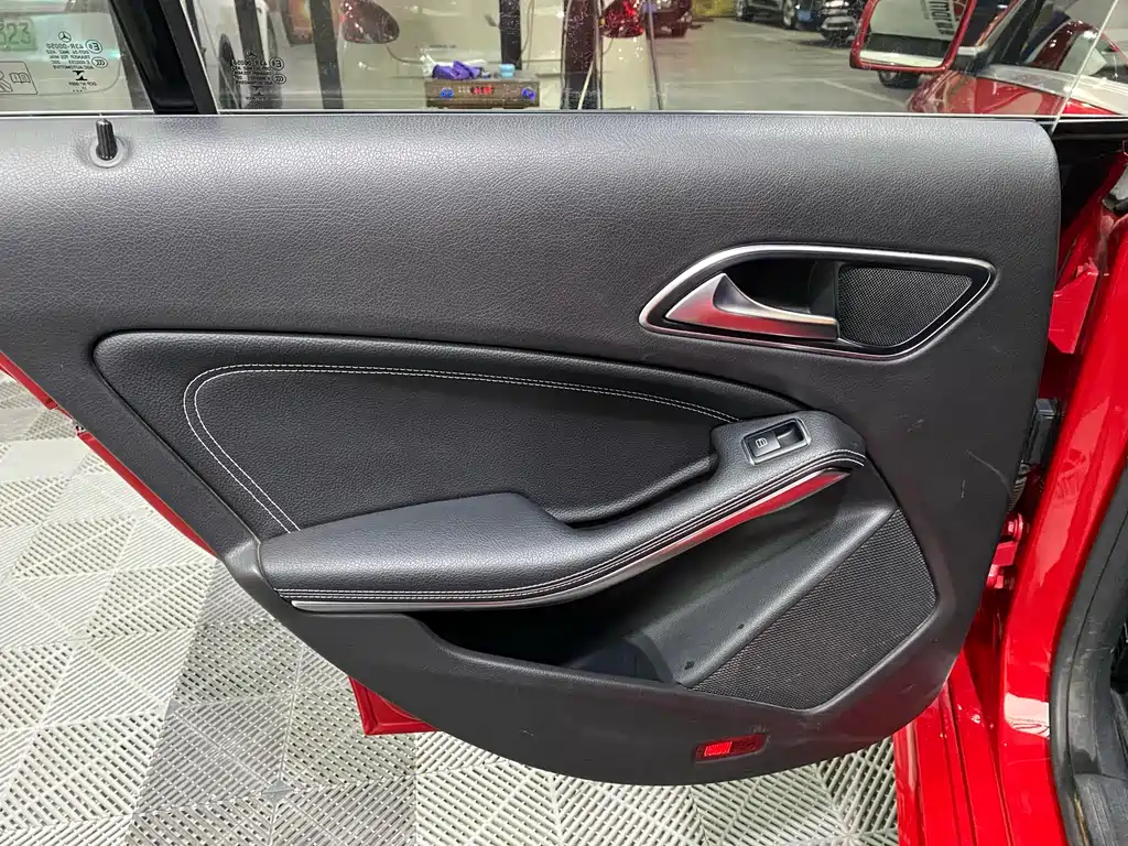 Mercedes-Benz CLA 2018 — фото 13