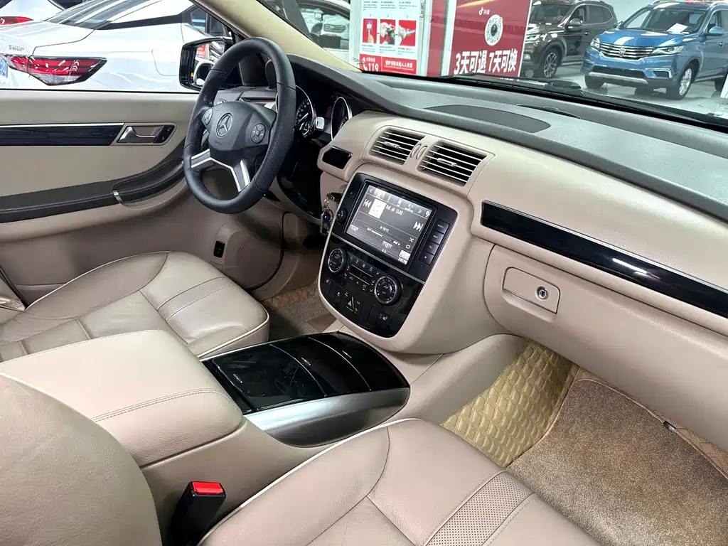 Mercedes-Benz R-Class 2018 — фото 22