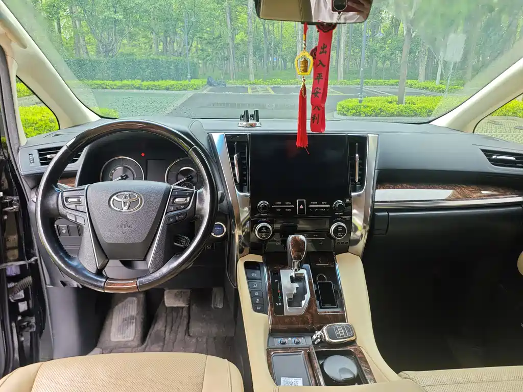 Toyota Alphard 2021 — фото 11