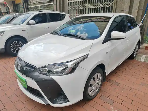 Toyota Yaris L 2023