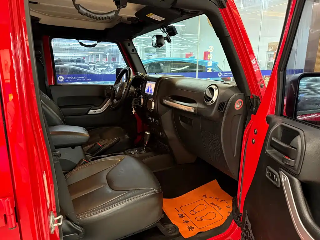 Jeep Wrangler 2018 — фото 10