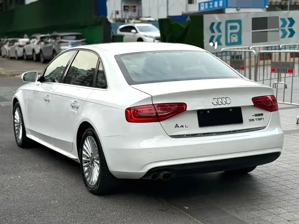 Audi A4L 2016 — фото 11