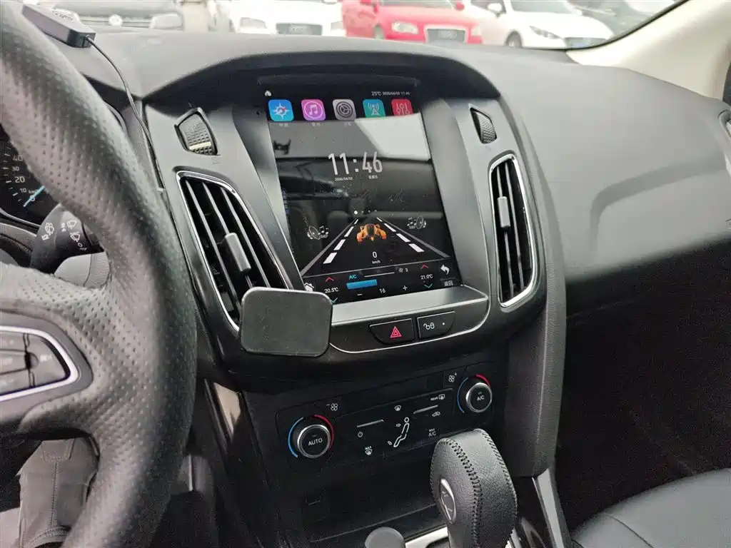 Ford Focus 2017 — фото 13