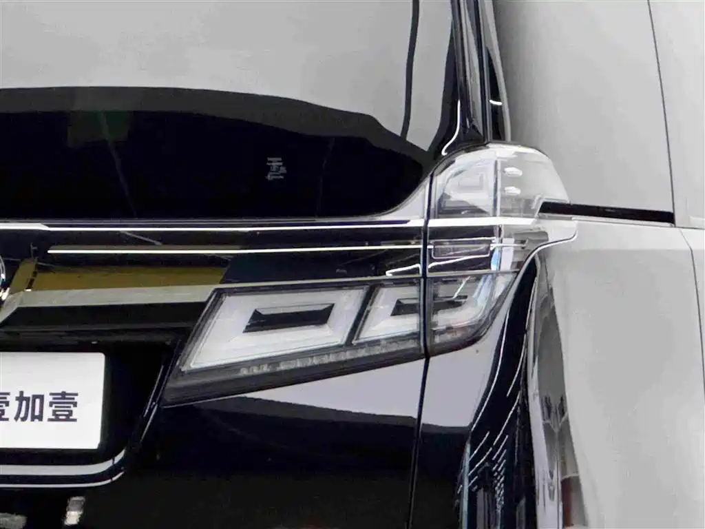 Toyota Vellfire 2022 — фото 6