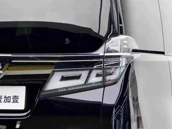 Toyota Vellfire 2022