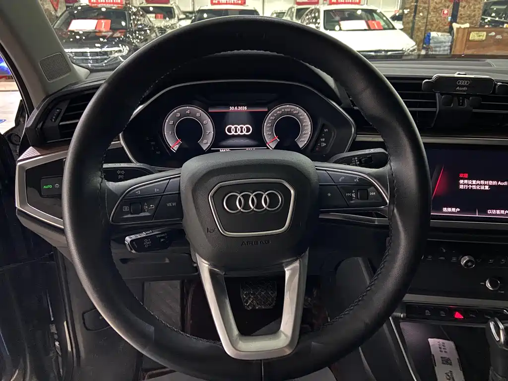 Audi Q3 2023 — фото 23