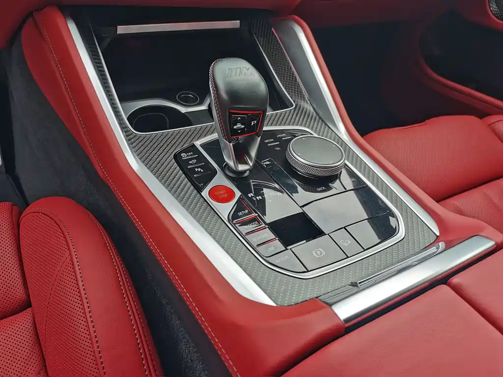 BMW XM 2023 — фото 15