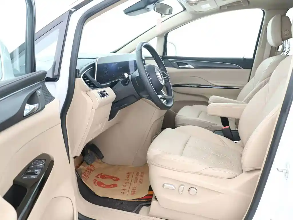 Buick GL8 New Energy 2025 — фото 12