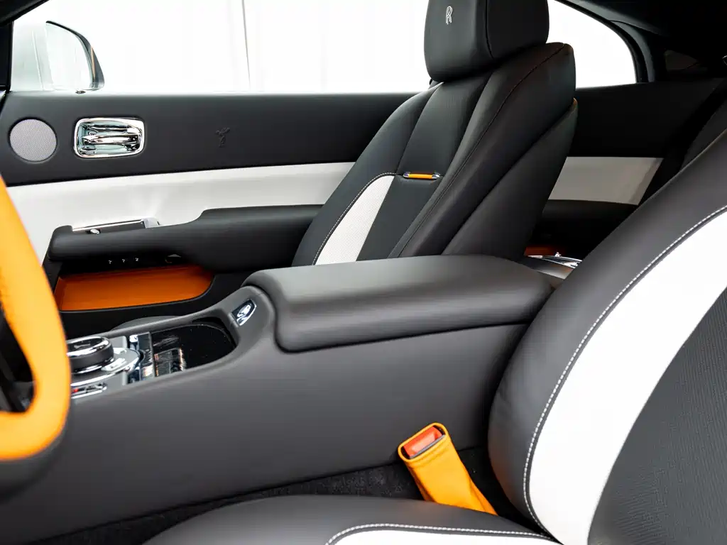 Rolls-Royce Phantom 2016 — фото 11
