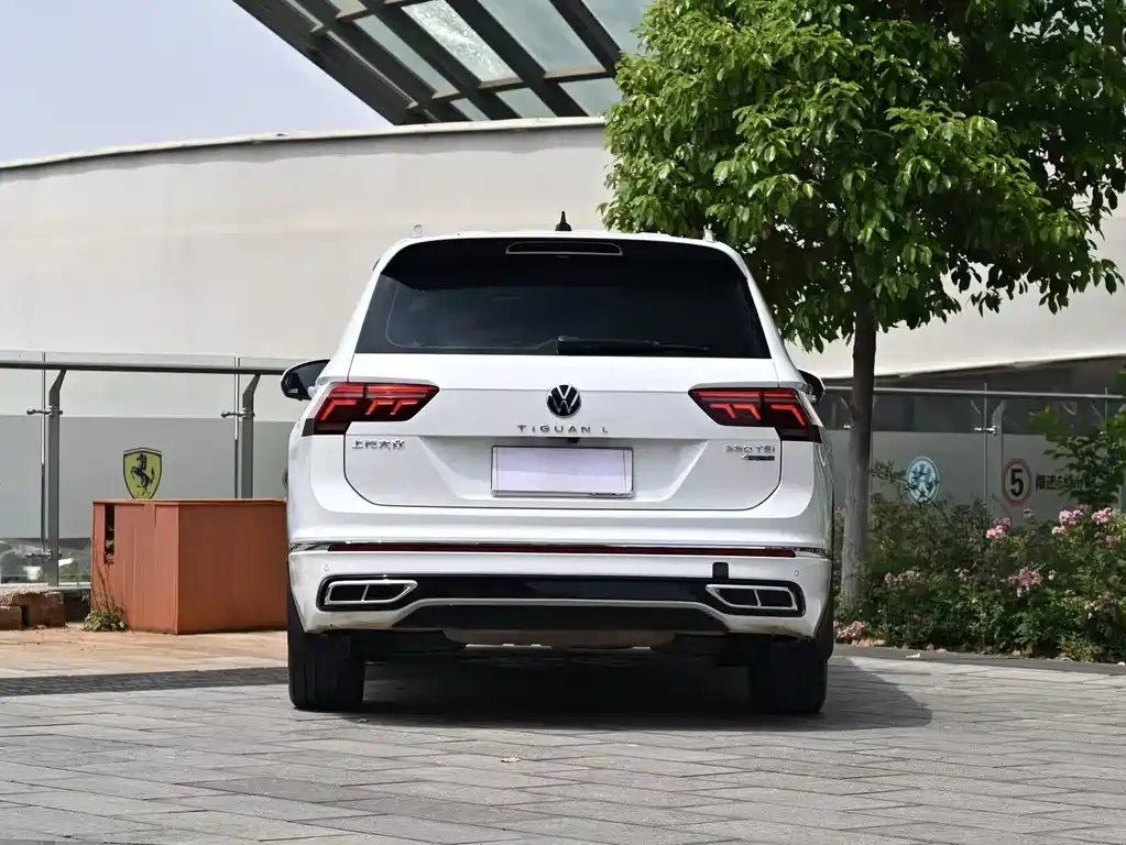 Volkswagen Tiguan L 2022 — фото 10