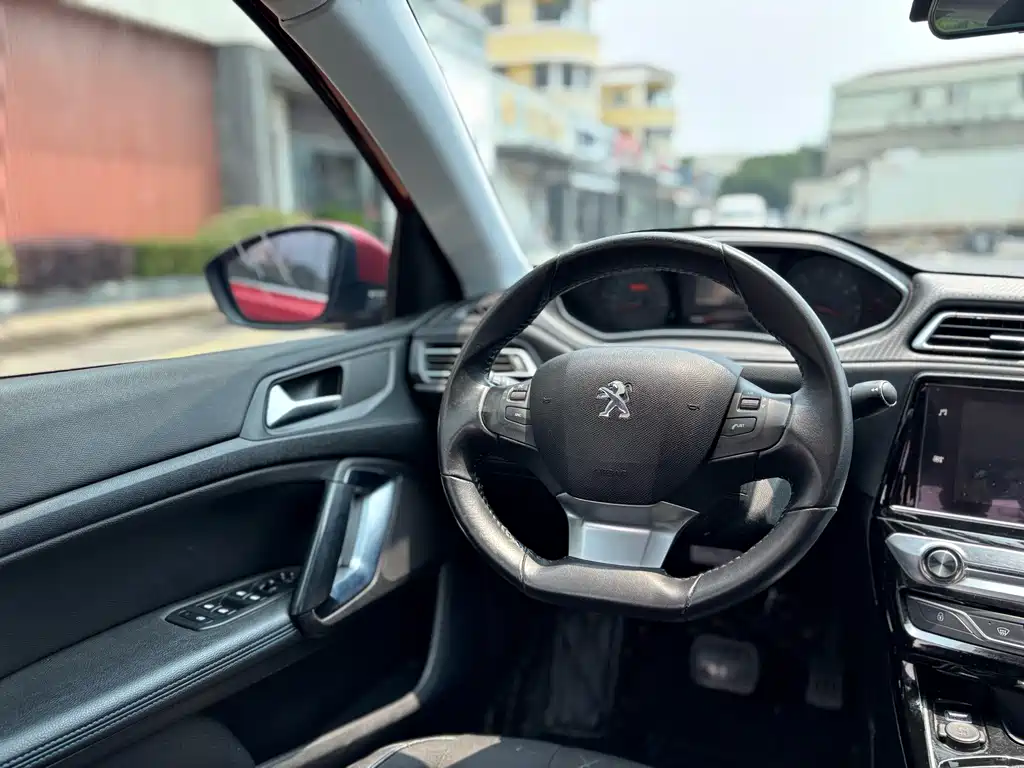 Peugeot 308 2016 — фото 14