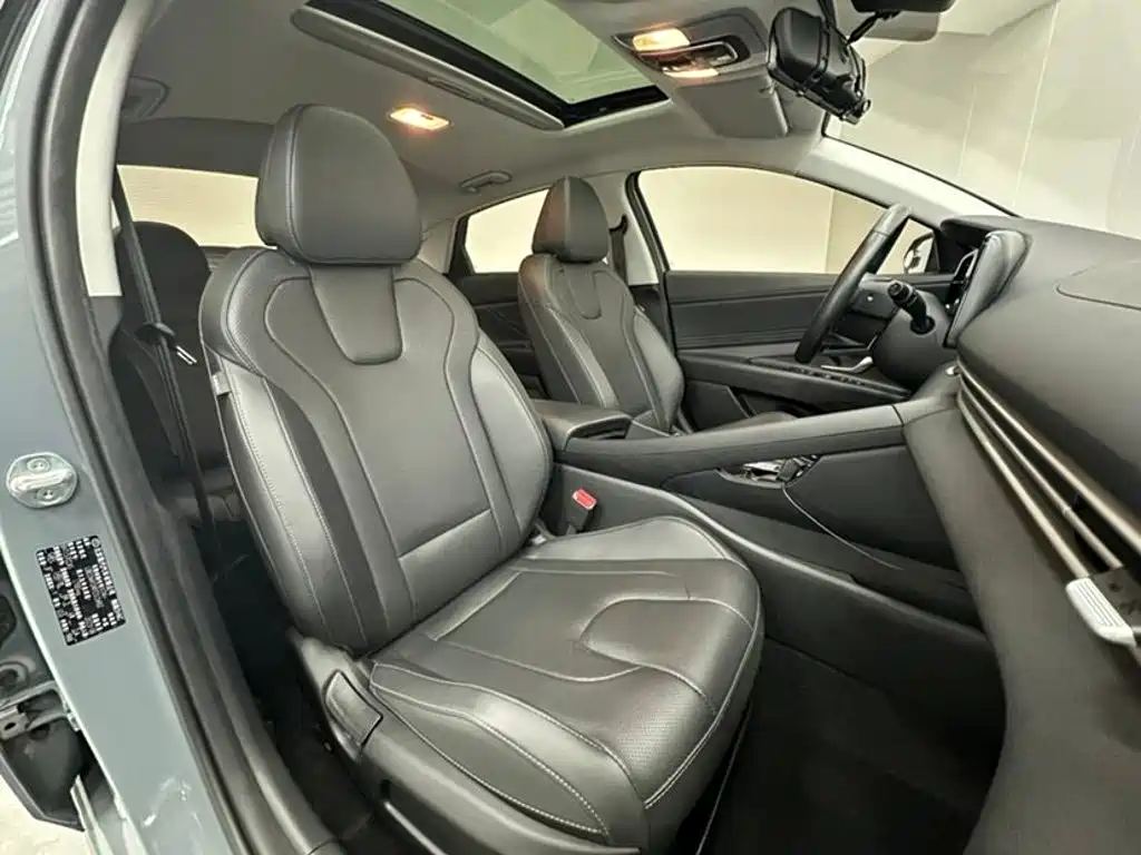 Hyundai Elantra 2023 — фото 13