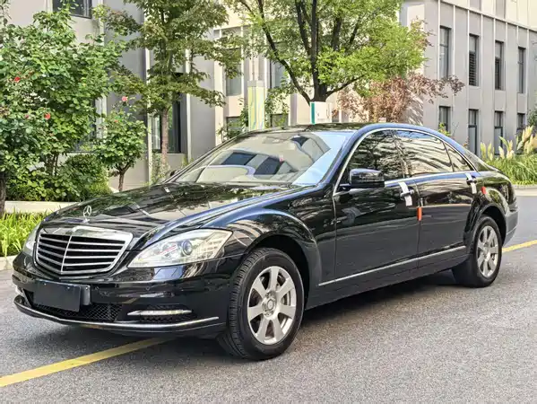 Mercedes-Benz S-Class 2012