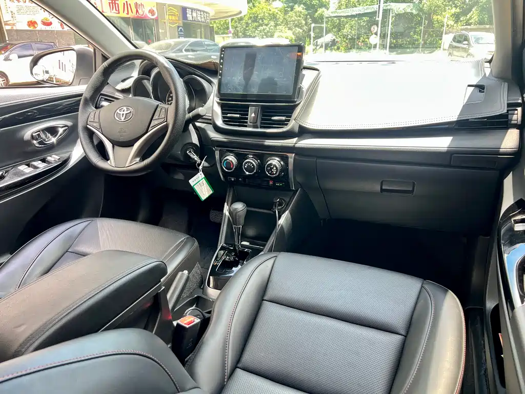 Toyota Yaris L 2021 — фото 9
