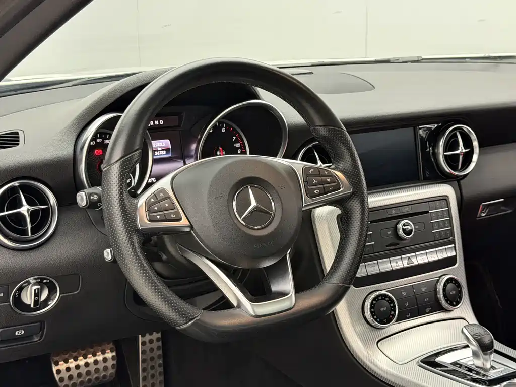 Mercedes-Benz SLC 2017 — фото 9