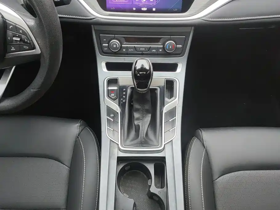 Geely Emgrand 2022 — фото 16