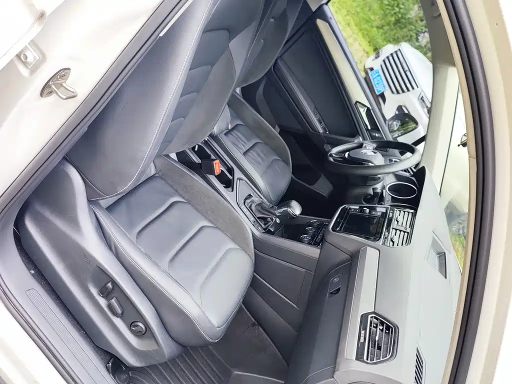 Volkswagen Tiguan L 2019