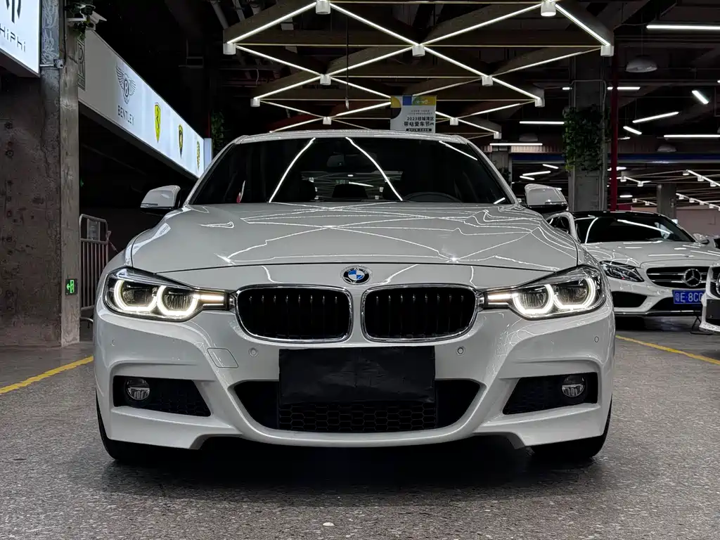 BMW 3 Series 2018 — фото 2