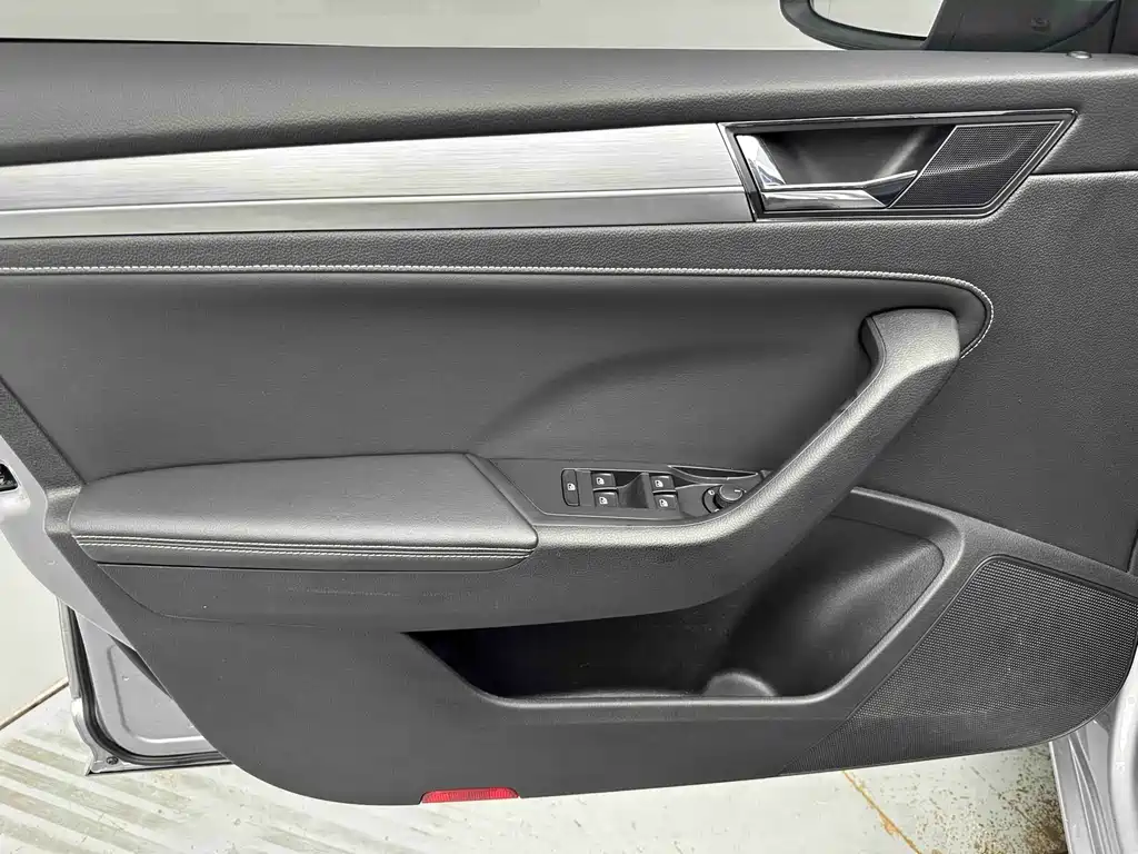 Skoda Superb 2022 — фото 10