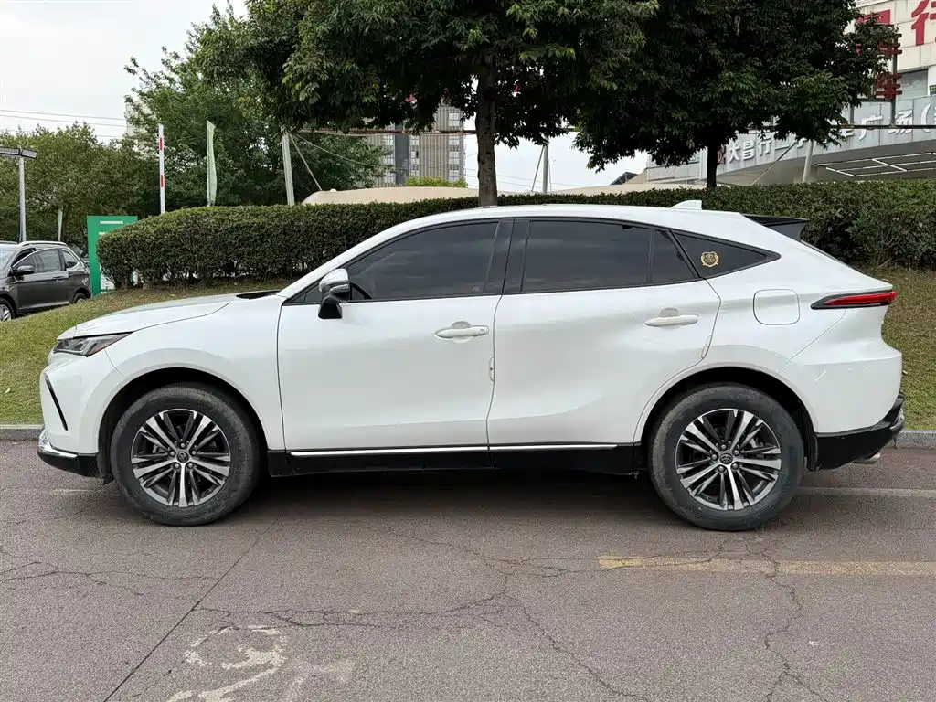 Toyota Venza 2023 — фото 3