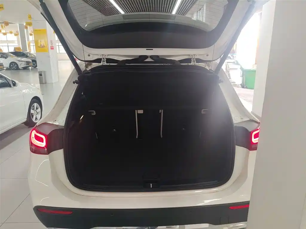 Mercedes-Benz GLA 2024 — фото 15