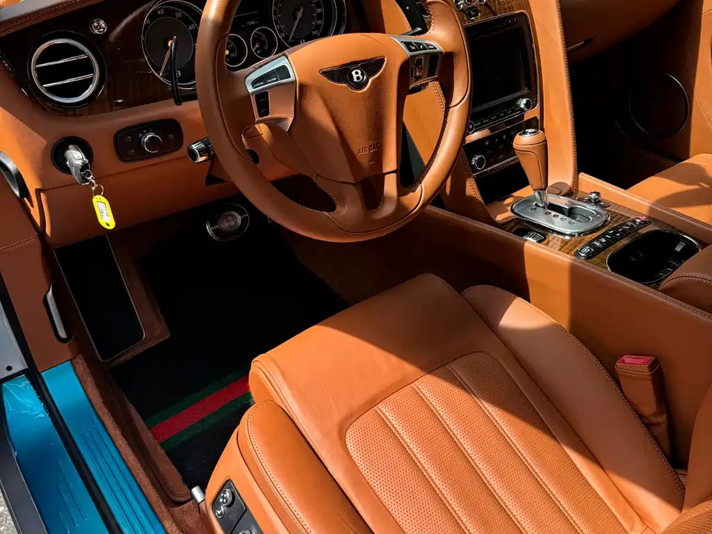Bentley Continental 2013 — фото 8