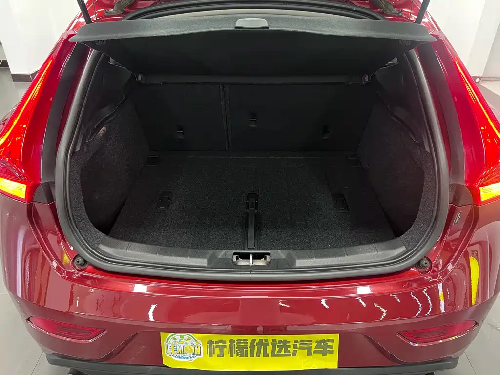 Volvo V40 2016