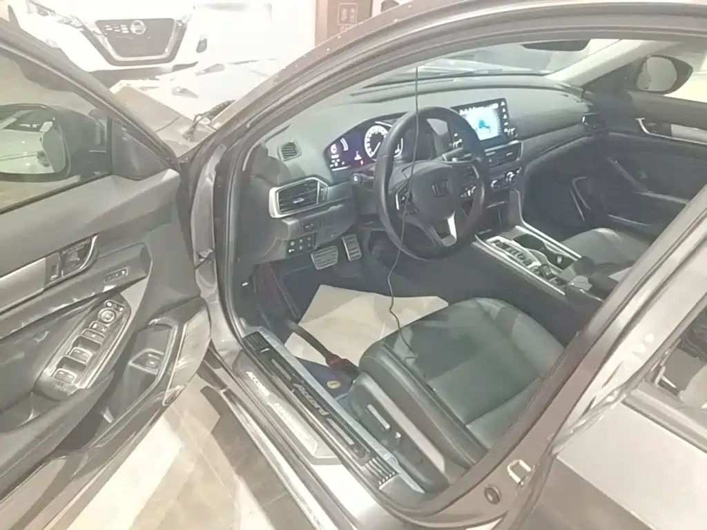 Honda Accord 2020 — фото 16