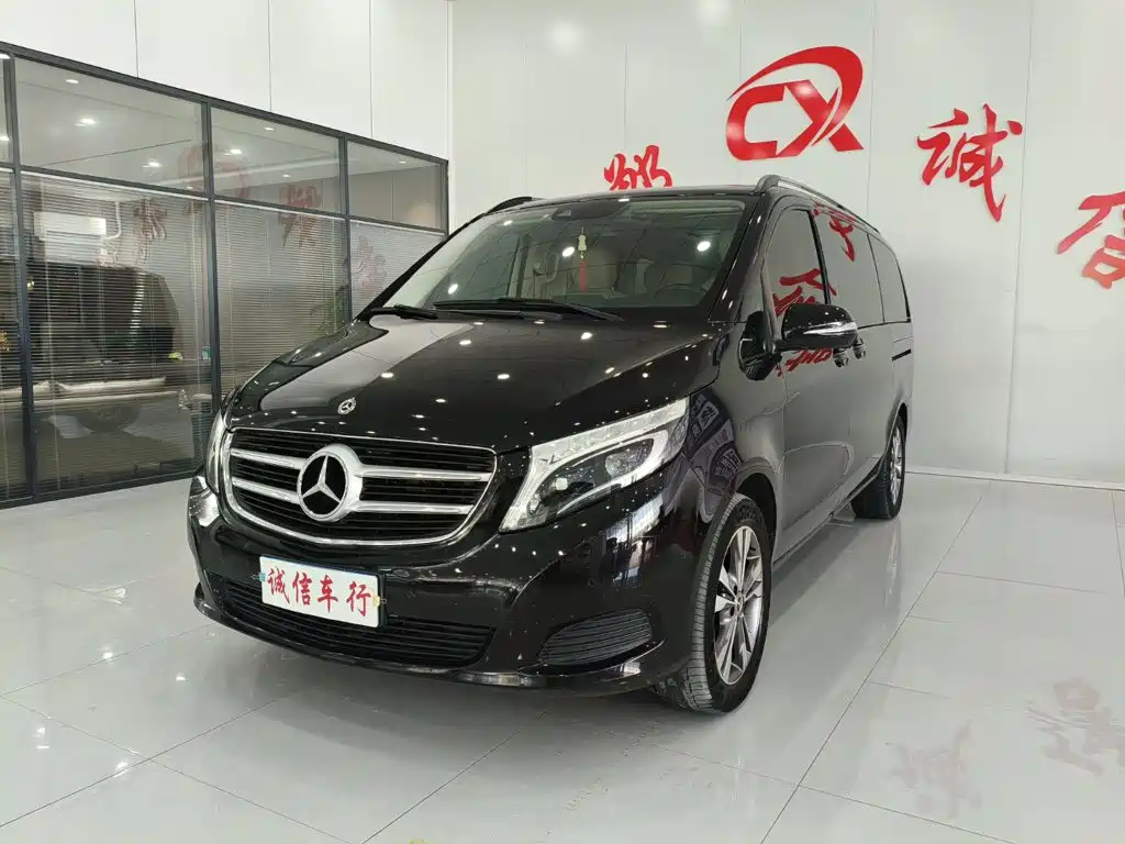 Mercedes-Benz V-Class 2019 — фото 1