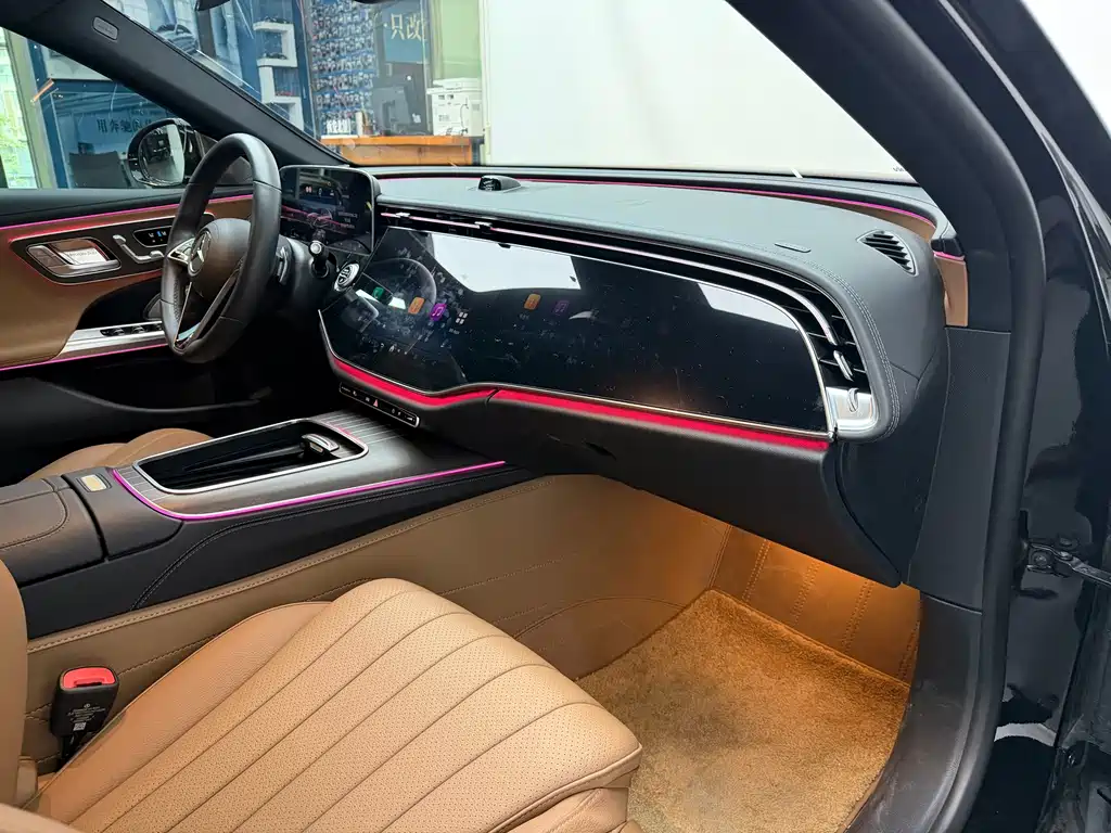 Mercedes-Benz E-Class 2025 — фото 17
