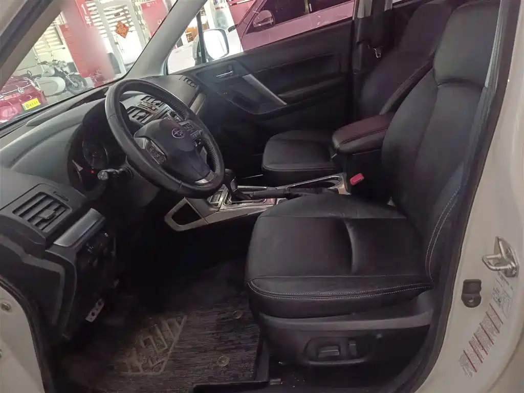 Subaru Forester 2015 — фото 15