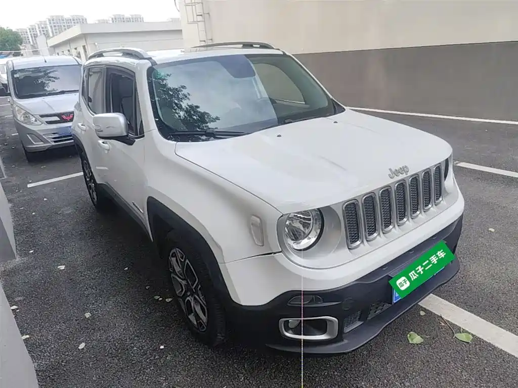 Jeep Renegade 2016 — фото 4