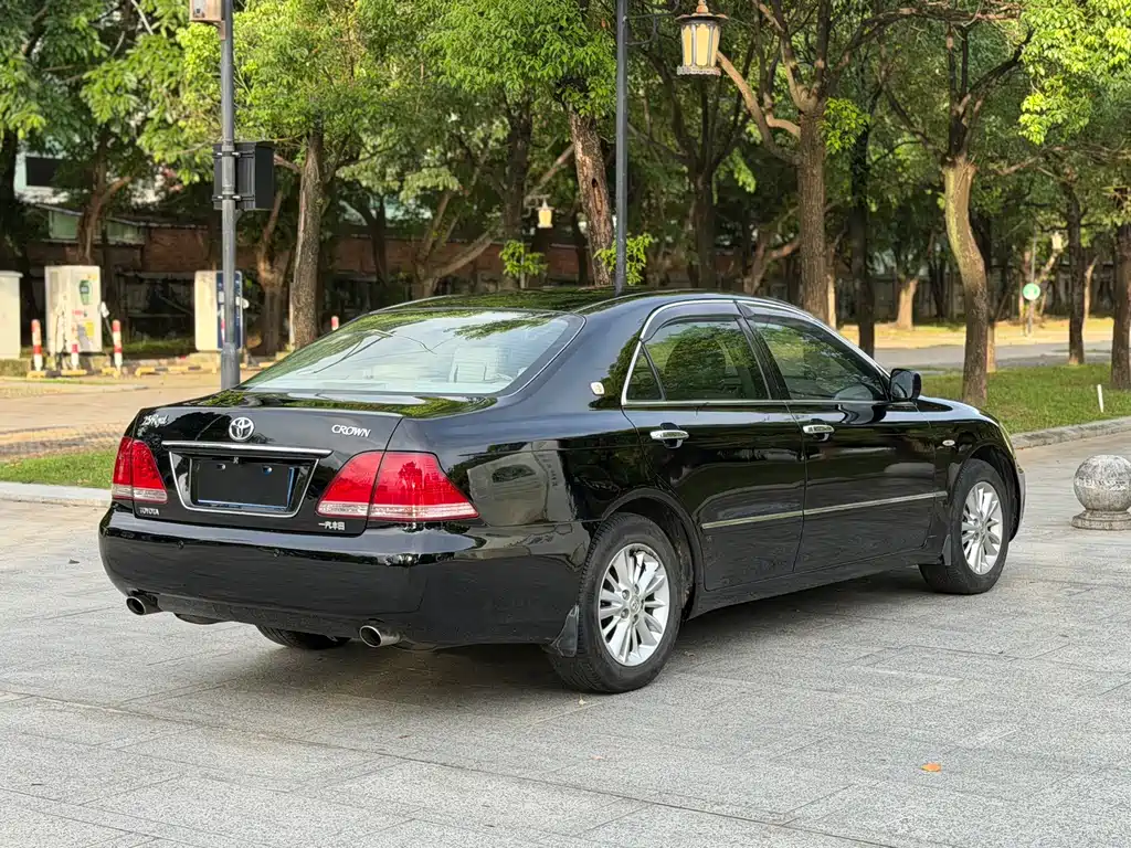 Toyota Crown 2006 — фото 12