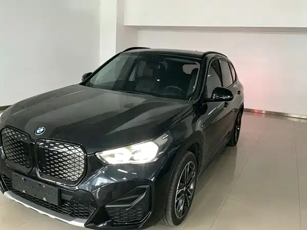 BMW iX1 2025