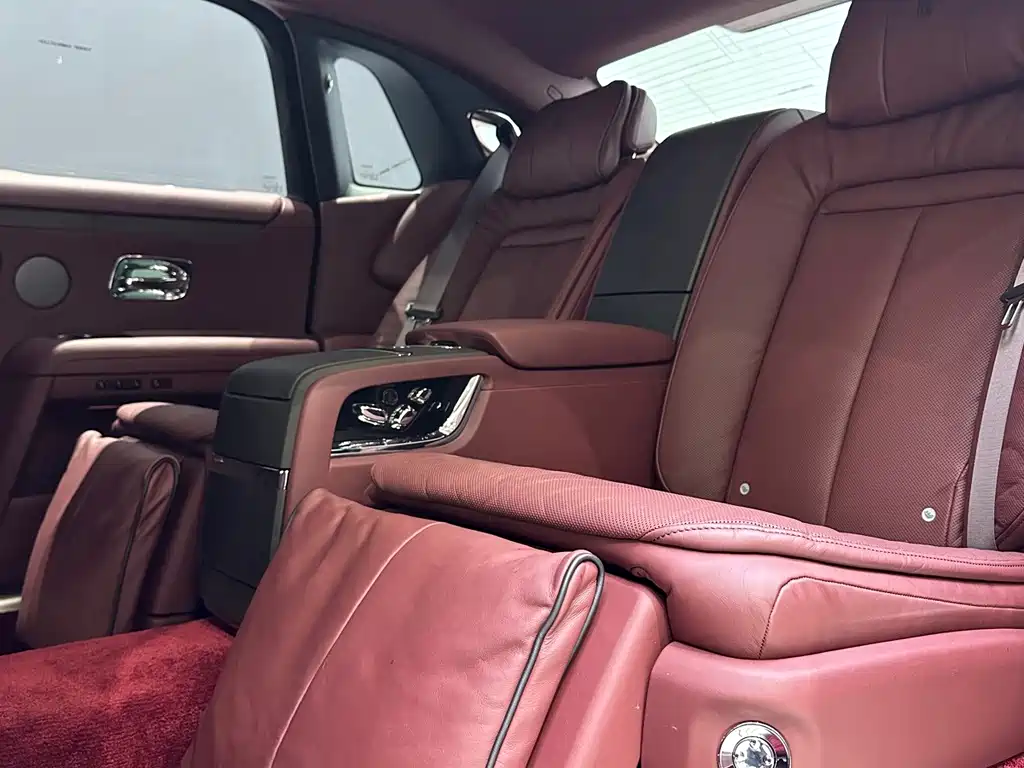 Rolls-Royce Ghost 2022 — фото 10