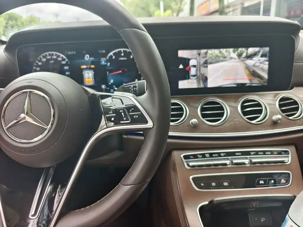 Mercedes-Benz E-Class 2022 — фото 10