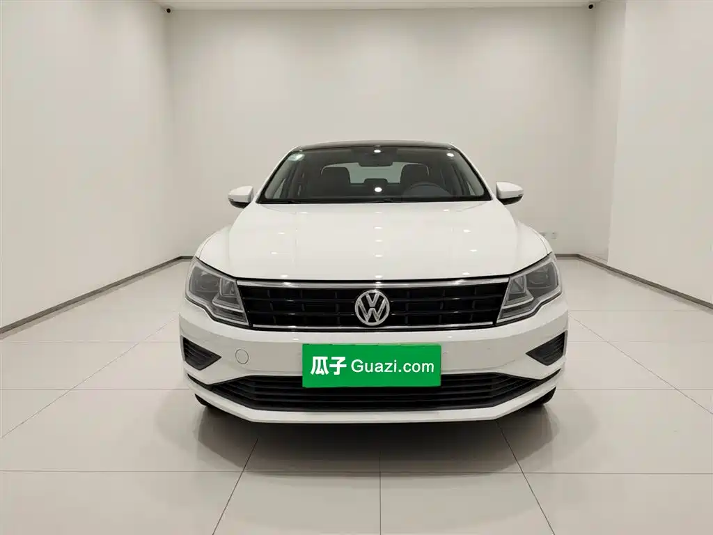 Volkswagen Jetta 2017 — фото 24