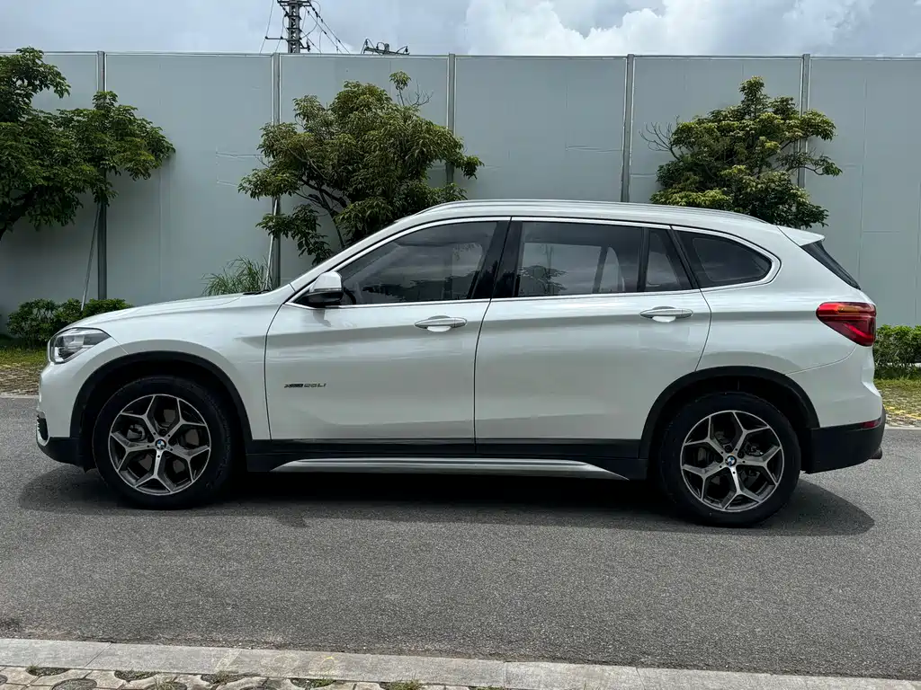 BMW X1 2017 — фото 8