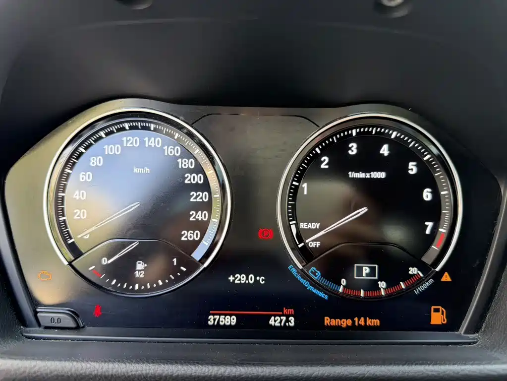 BMW 1 Series 2022 — фото 12