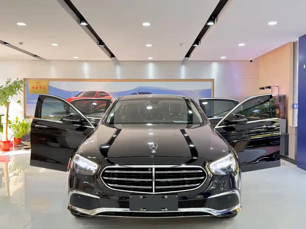 Mercedes-Benz E-Class 2022 — фото 16