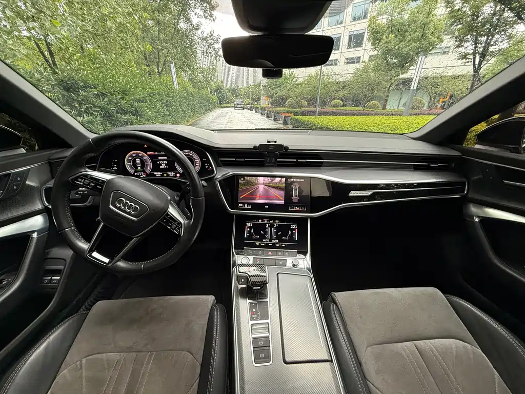 Audi A6L New Energy 2021 — фото 8