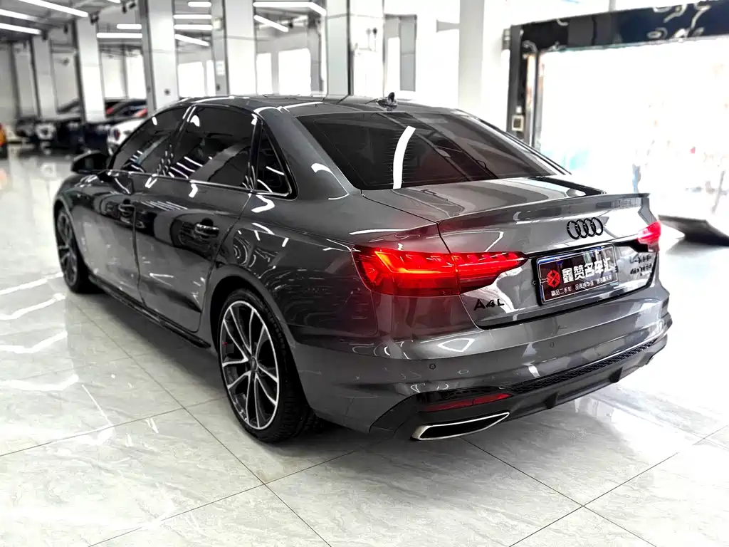 Audi A4L 2023 — фото 11