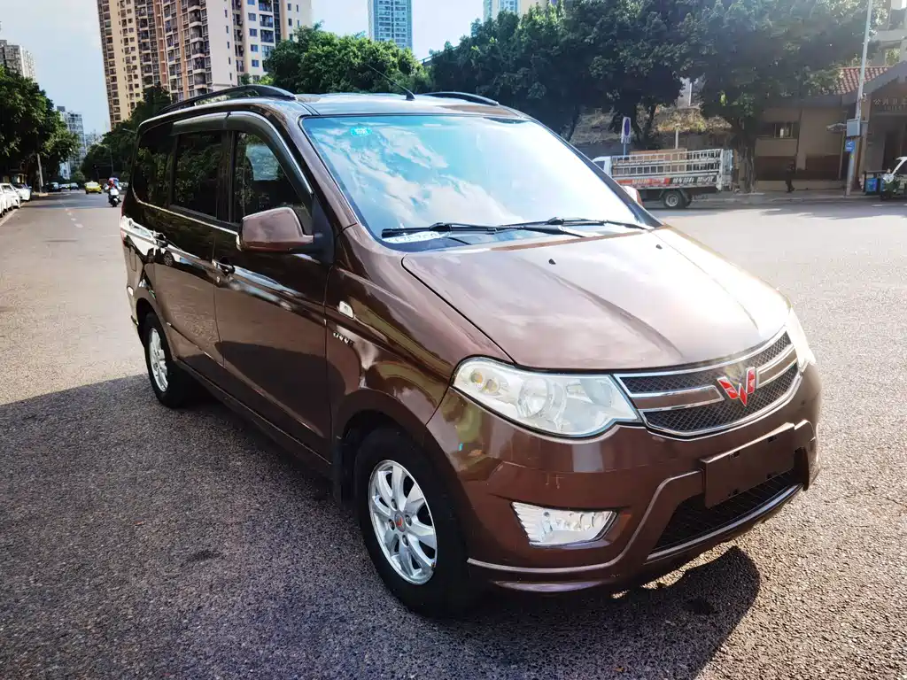 Wuling Hongguang 2015 — фото 4