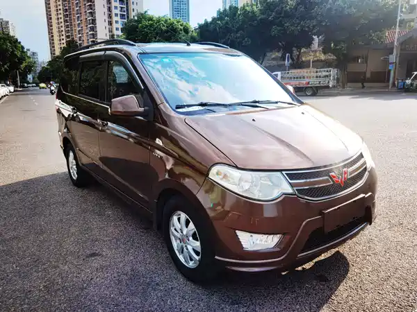 Wuling Hongguang 2015